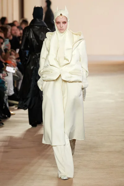 Look 46